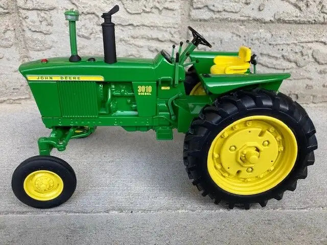 *SHARP* 1/16 JOHN DEERE 3010 Diesel Farm Toy Tractor