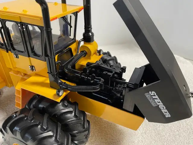 *SHARP* 1/16 STEIGER CA325 Industrial Farm Toy Tractor