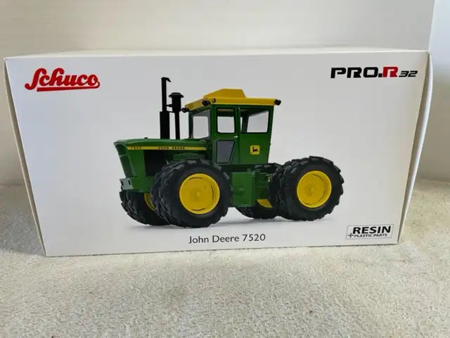 *WOW* 1/32 JOHN DEERE 7520 High Detail by SHUCO Farm Toy Tractor