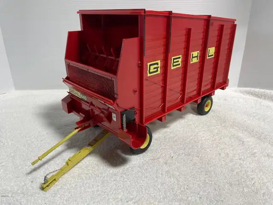 1/16 GEHL Model 640 Forage Wagon Diecast Farm Toy