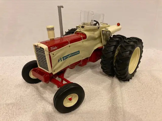 1/16 INTERNATIONAL 1206 Farm Toy Tractor