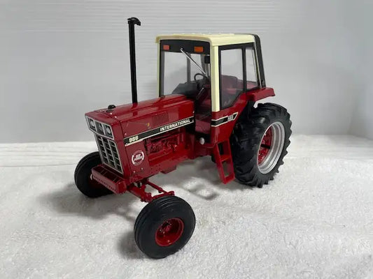 1/16 INTERNATIONAL 986 NFTM Farm Toy Tractor