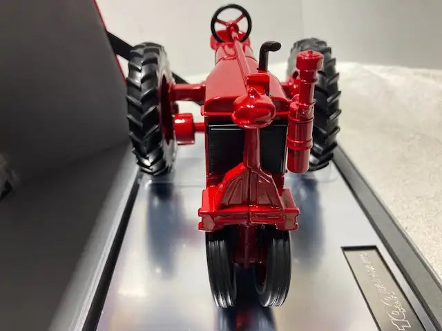 1/16 INTERNATIONAL FARMALL F-20 Farm Toy Tractor