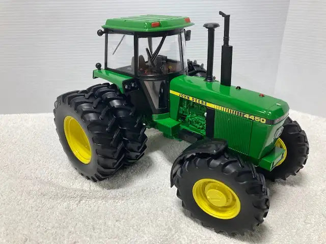 1/16 JOHN DEERE 4450 NFTM Die-Cast Farm Toy