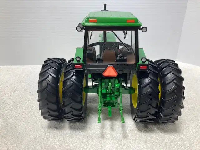 1/16 JOHN DEERE 4450 NFTM Die-Cast Farm Toy