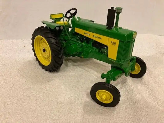 1/16 JOHN DEERE 730 W/Grain Drill Farm Toy