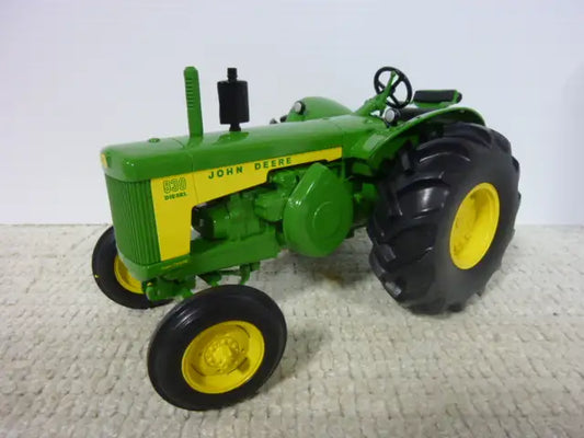 1/16 JOHN DEERE 830 Farm Toy Tractor