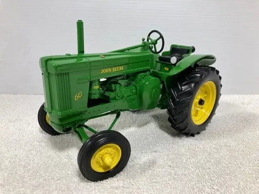 1/16 JOHN DEERE Model "60" Farm Toy Tractor