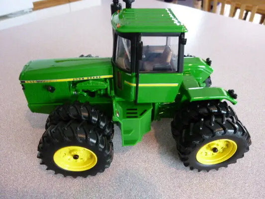 1/32 JOHN DEERE 8650 Farm Toy Tractor