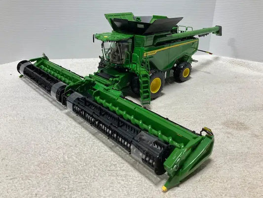 1/32 JOHN DEERE X9 1000 Prestige Farm Toy Combine