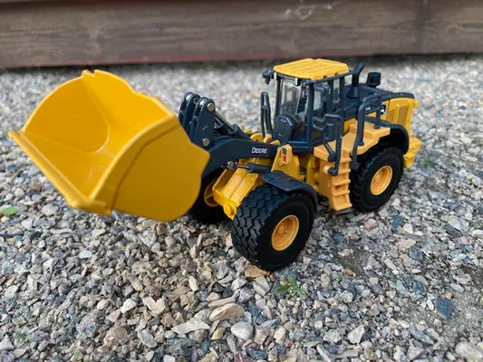 1/50 JOHN DEERE 904 P-TIER WHEELED LOADER Construction Toy