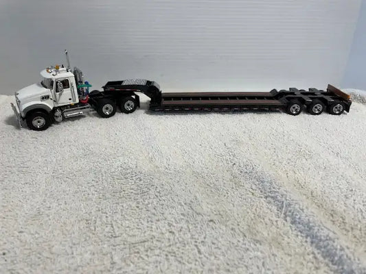 1/50 MACK GRANITE MP Truck w/tri-axle lowboy Construction Toy