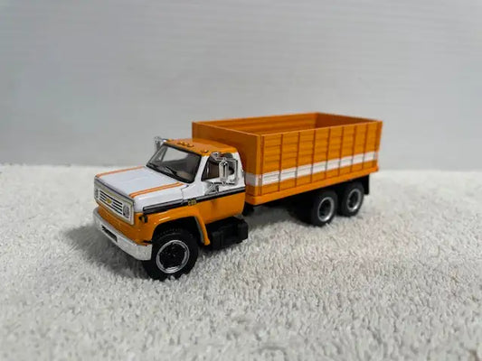 1/64 CHEVROLET C-65 Tandem Grain Truck Farm Toy