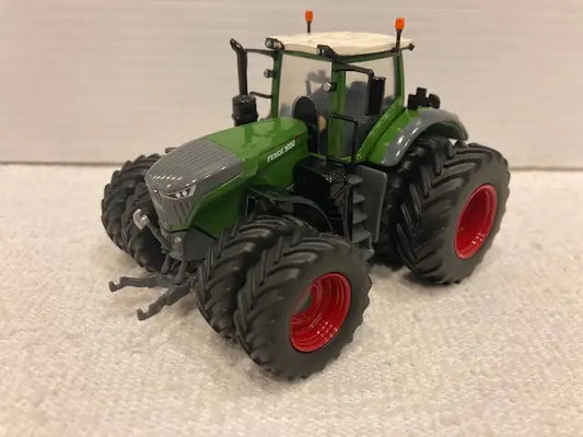 1/64 FENDT 1050 Farm Toy Tractor