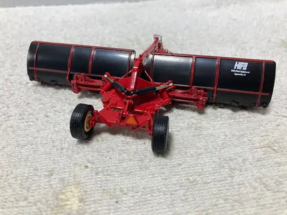 1/64 H&S TWIN-FLEX Hay Merger Farm Toy