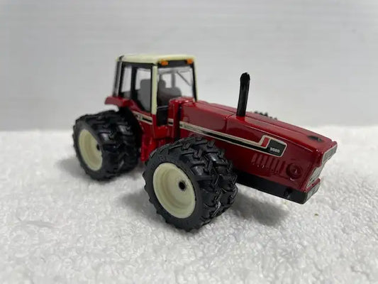 1/64 INTERNATIONAL 3588 Prestige Farm Toy Tractor