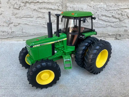 *IN STOCK NOW * 1/32 JOHN DEERE 4450 NFTM Farm Toy Tractor