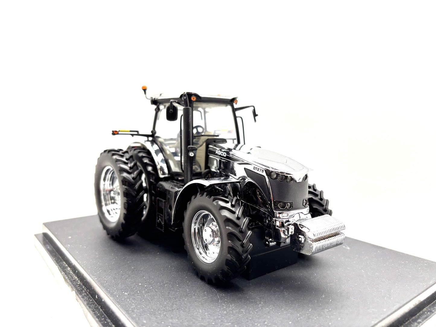 1/32 Agco DT275B Louisville