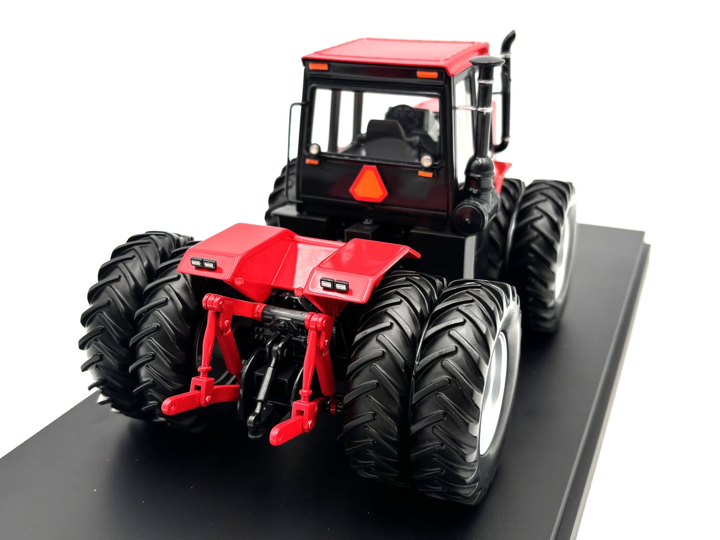 1/32 Agcostar 8360 4WD "Red"