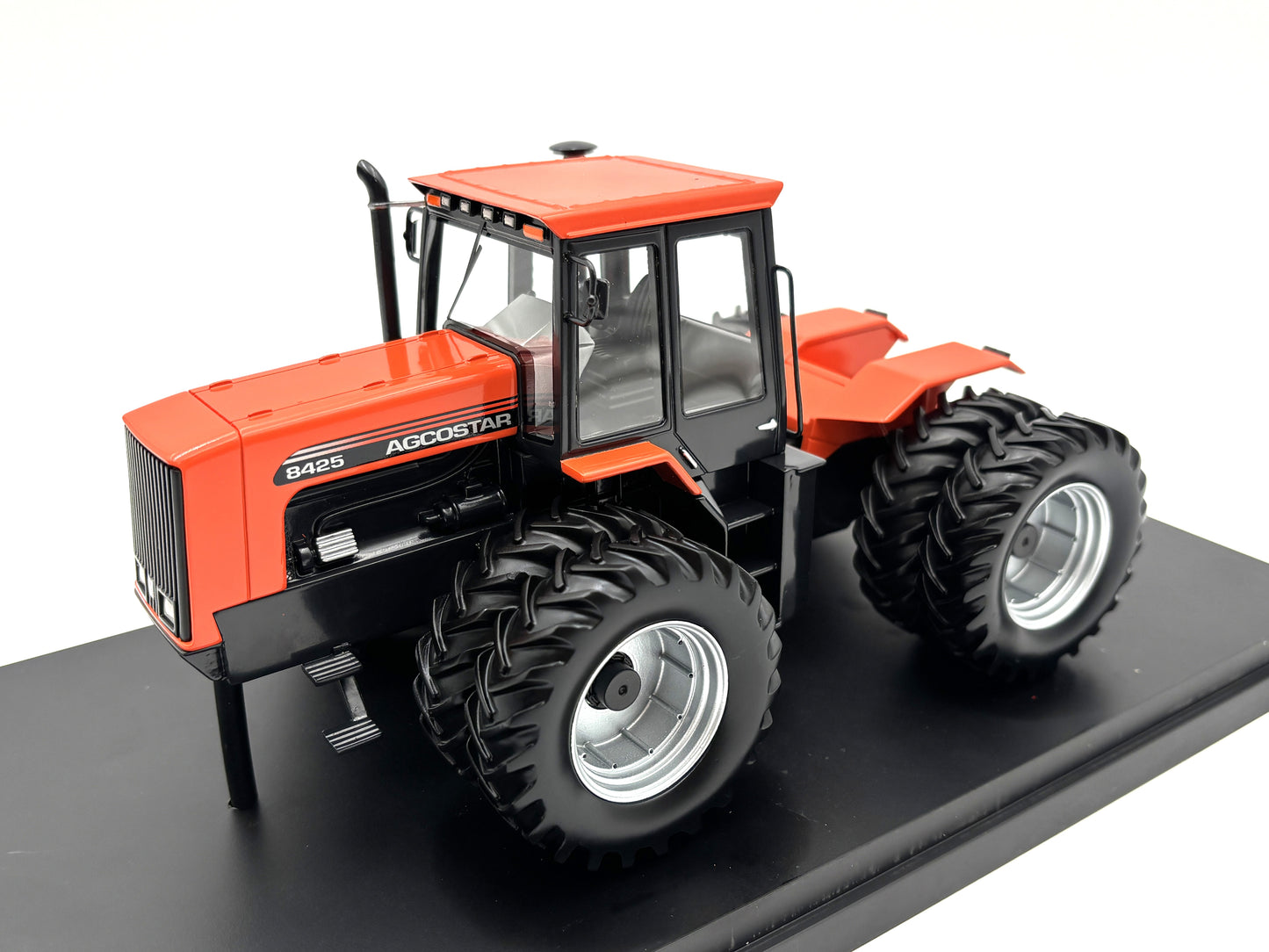 1/32 Agcostar 8425 4WD Allis Orange