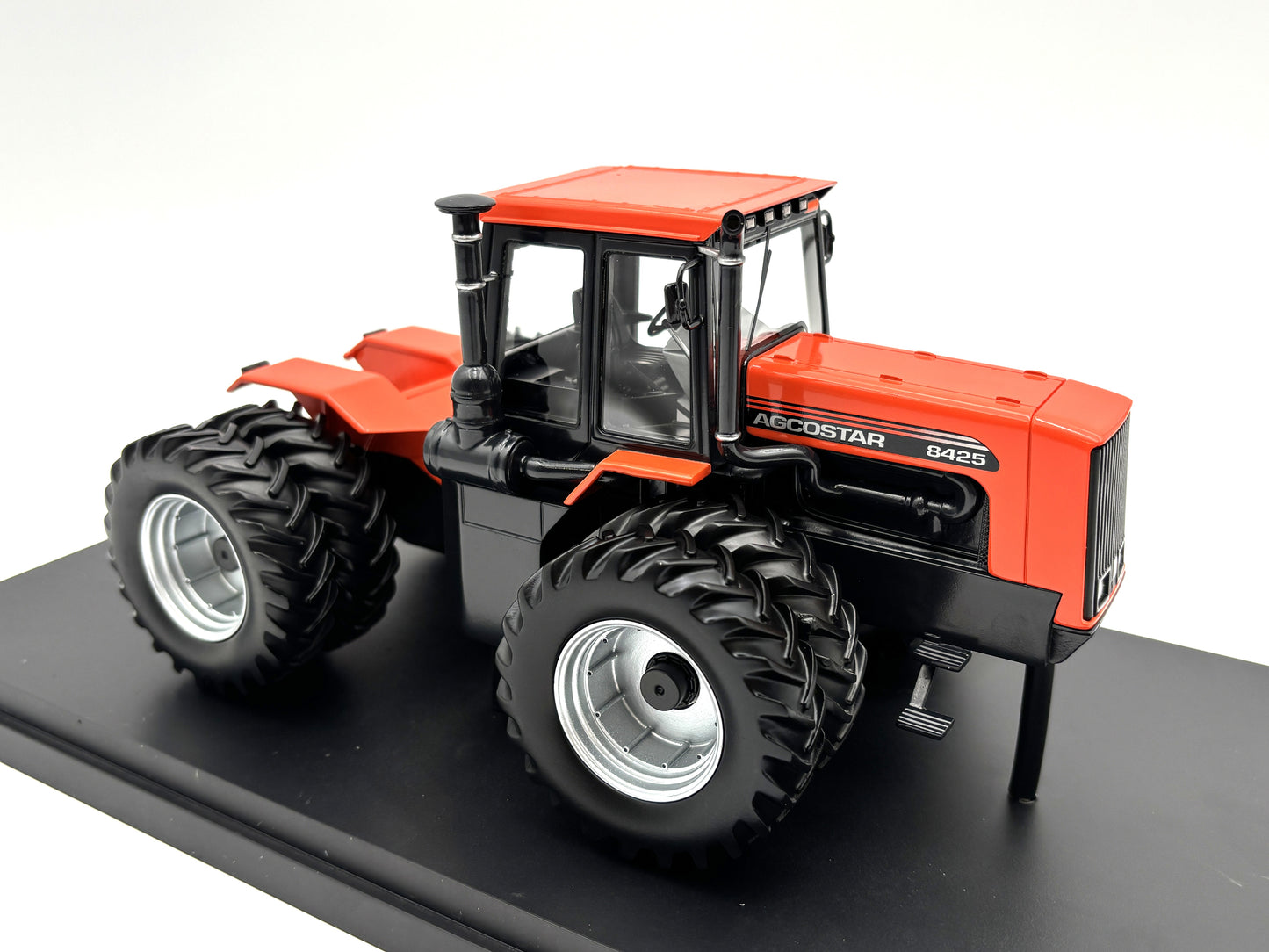 1/32 Agcostar 8425 4WD Allis Orange