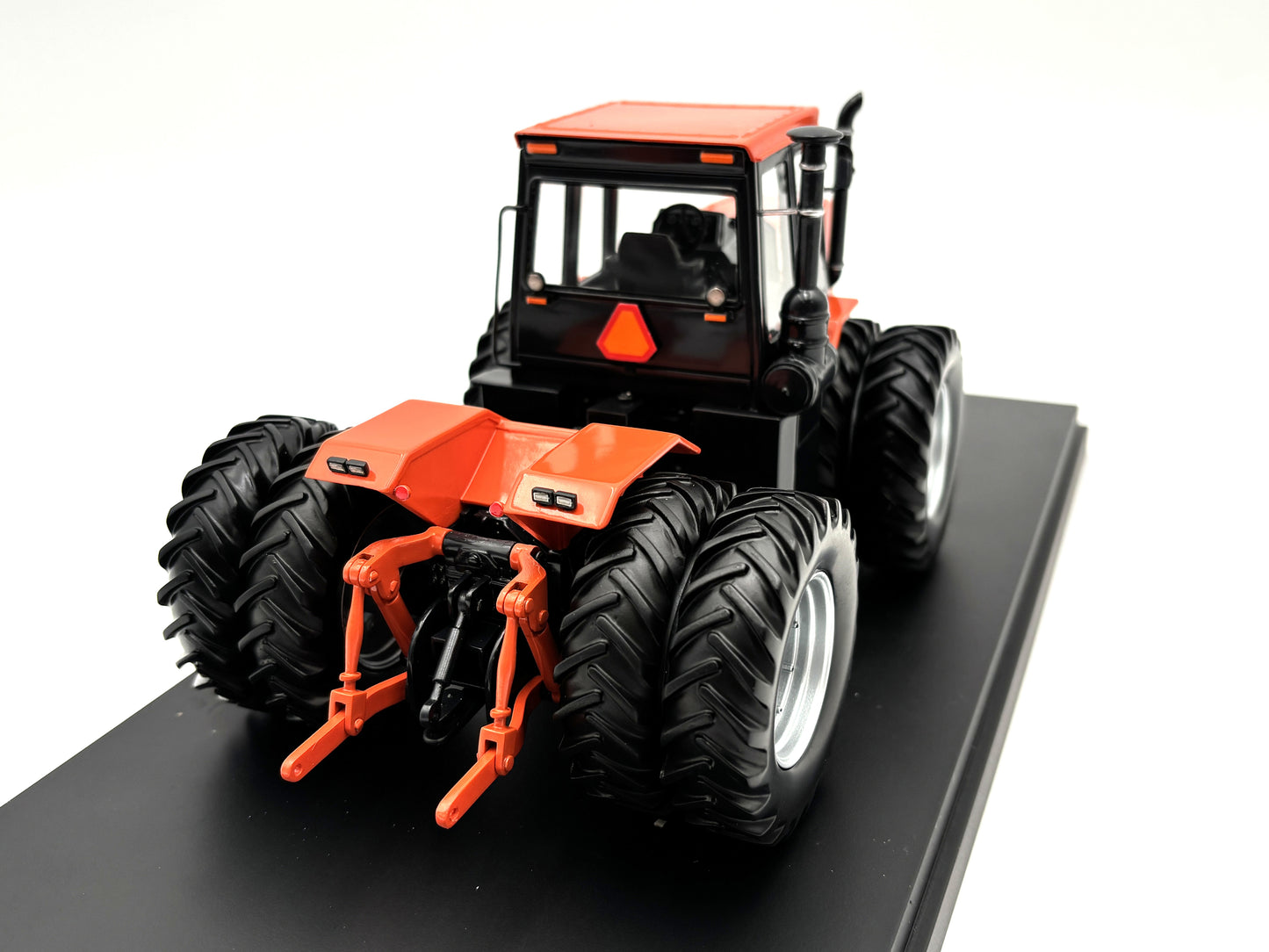 1/32 Agcostar 8425 4WD Allis Orange