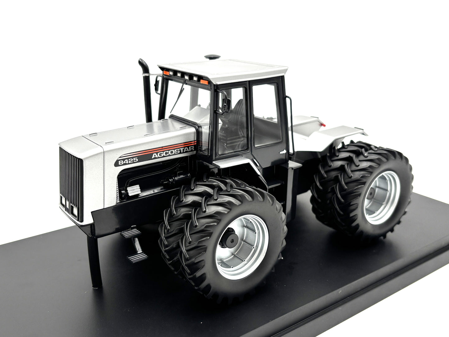 1/32 Agcostar 8425 4WD Silver