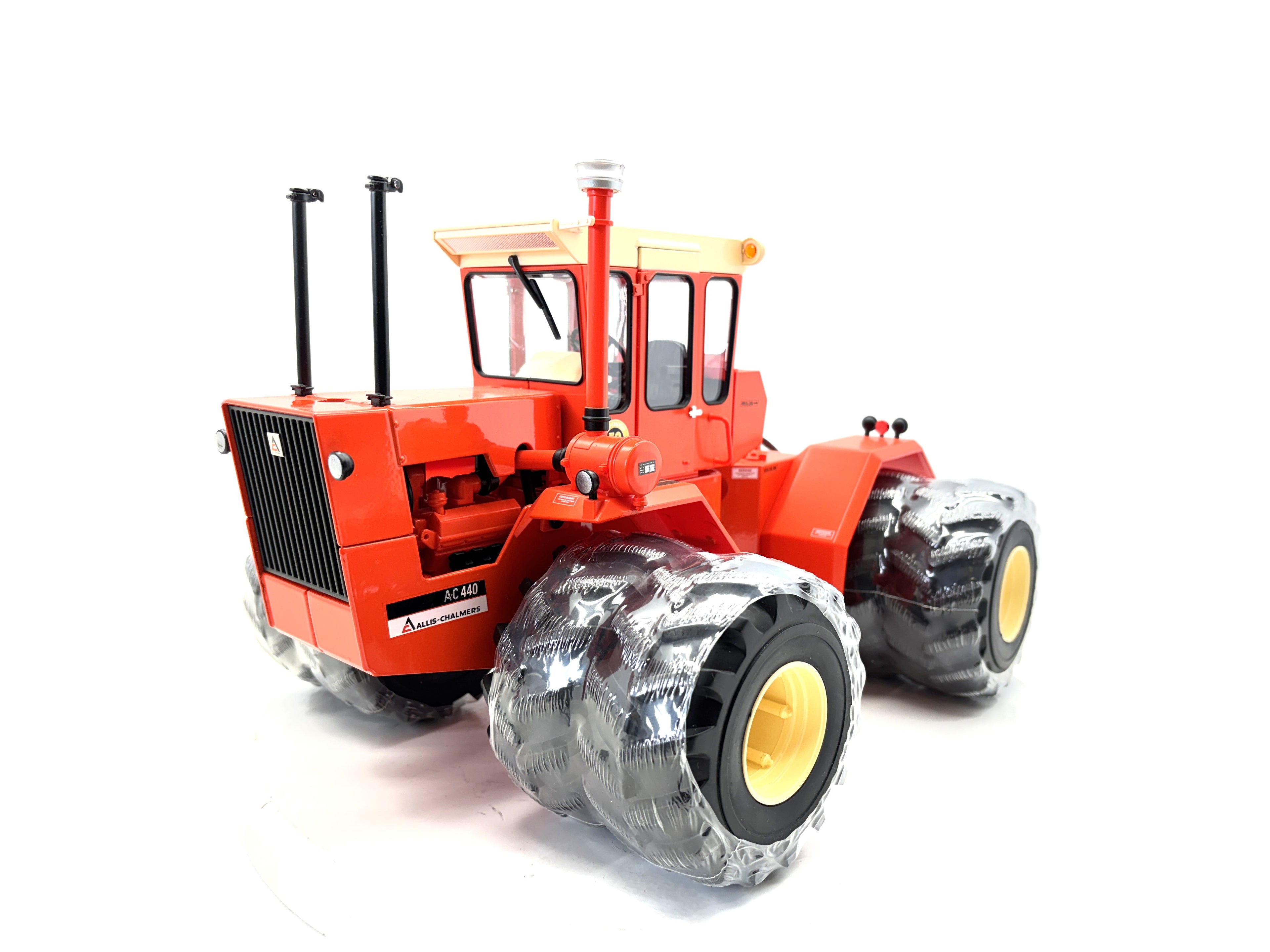 1/16 Allis-Chalmers 440 Prestige