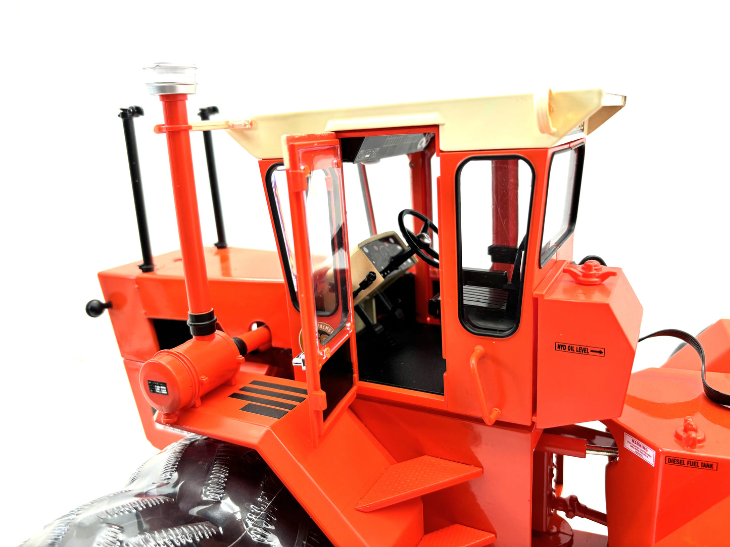 1/16 Allis-Chalmers 440 Prestige