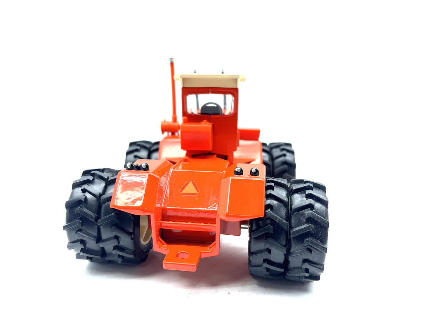 1/32 Allis-Chalmers 440 Toy Farmer Duals