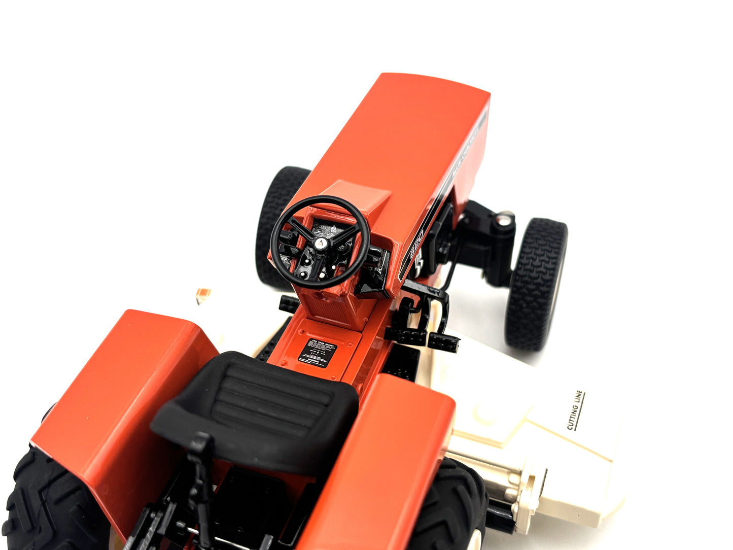 1/16 Allis-Chalmers 620 Lawn Tractor