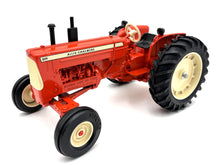 1/16 Allis-Chalmers D19 Toy Farmer