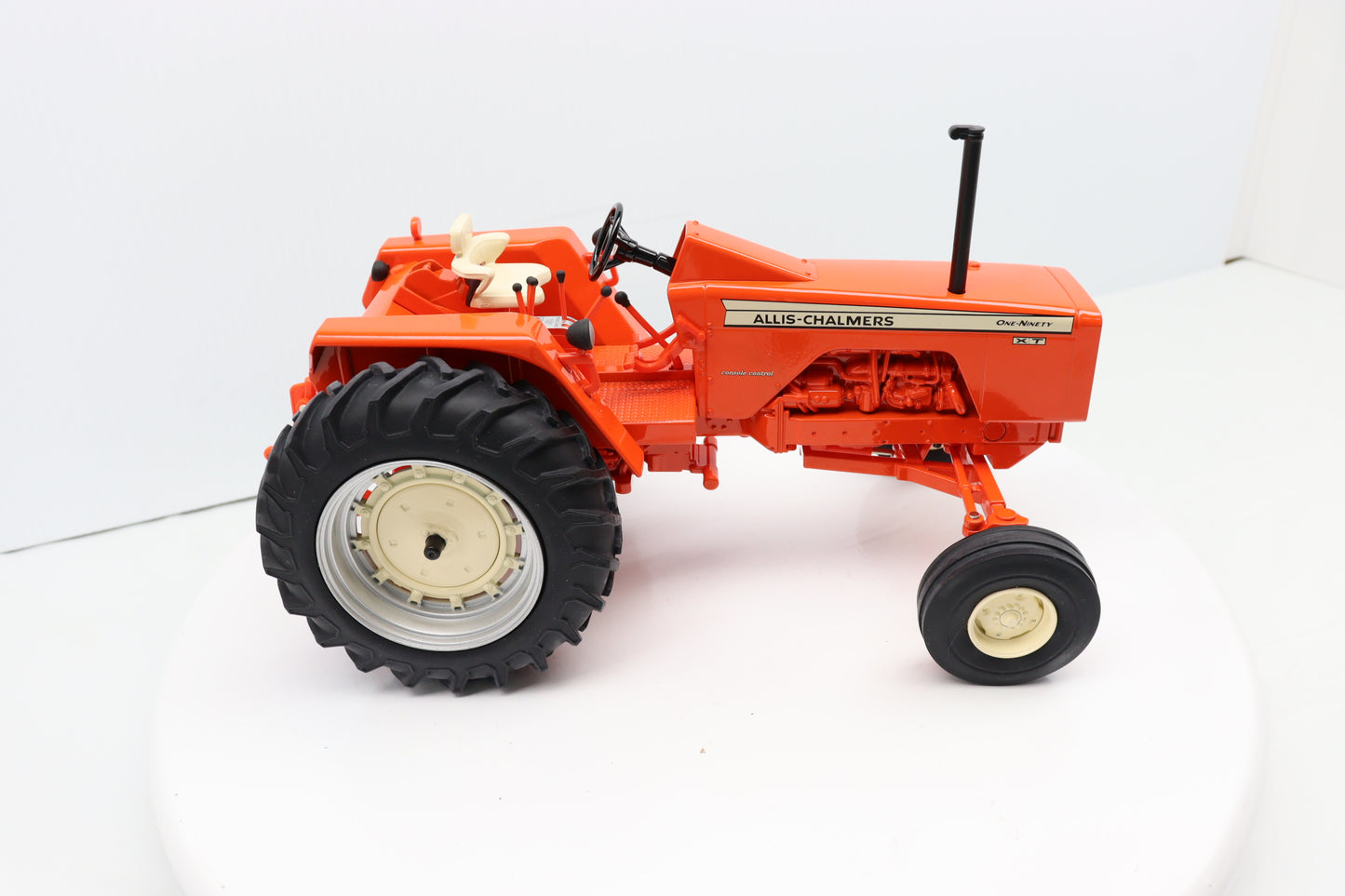 1/16 Allis-Chalmers 190XT