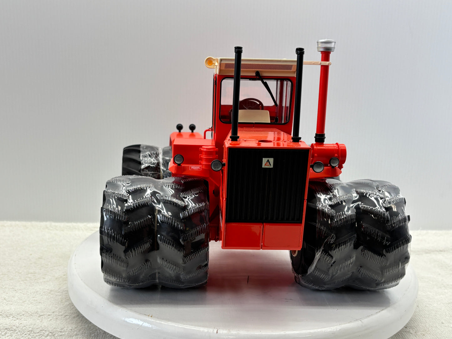 1/16 Allis-Chalmers 440 Prestige