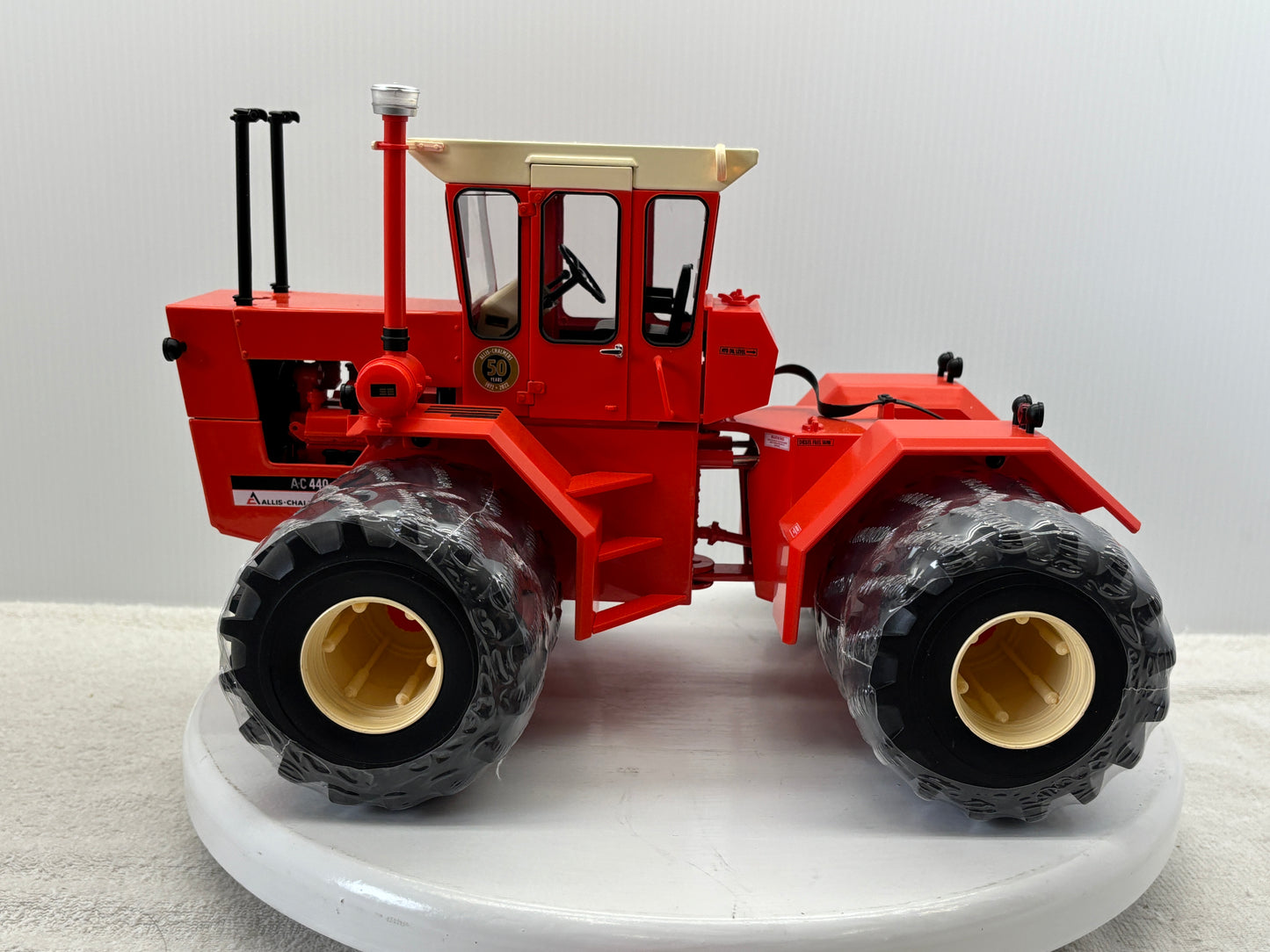 1/16 Allis-Chalmers 440 Prestige