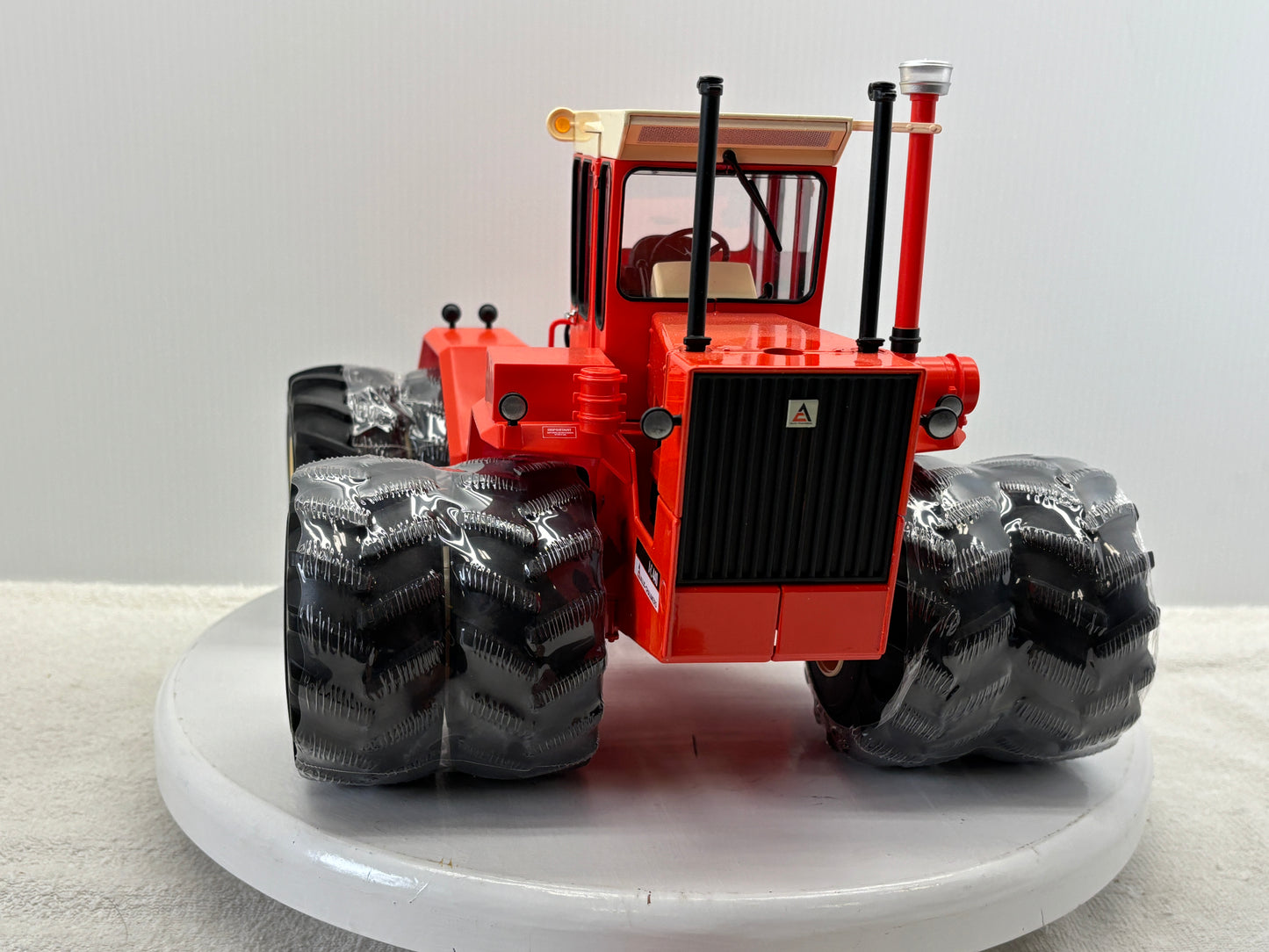 1/16 Allis-Chalmers 440 Prestige