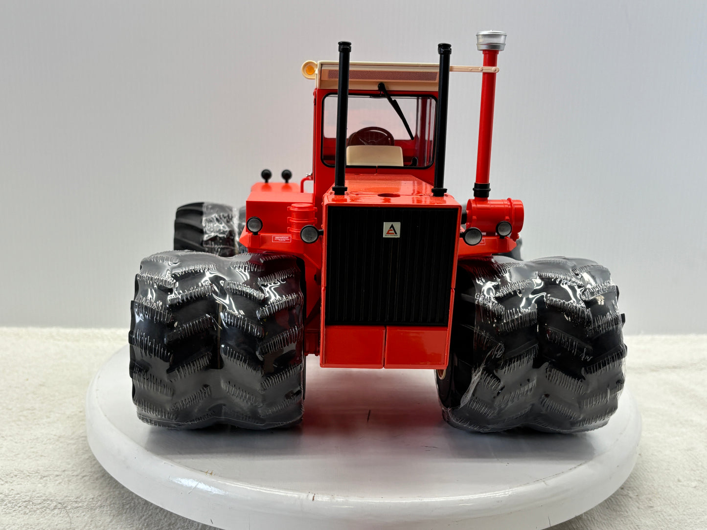 1/16 Allis-Chalmers 440 Prestige