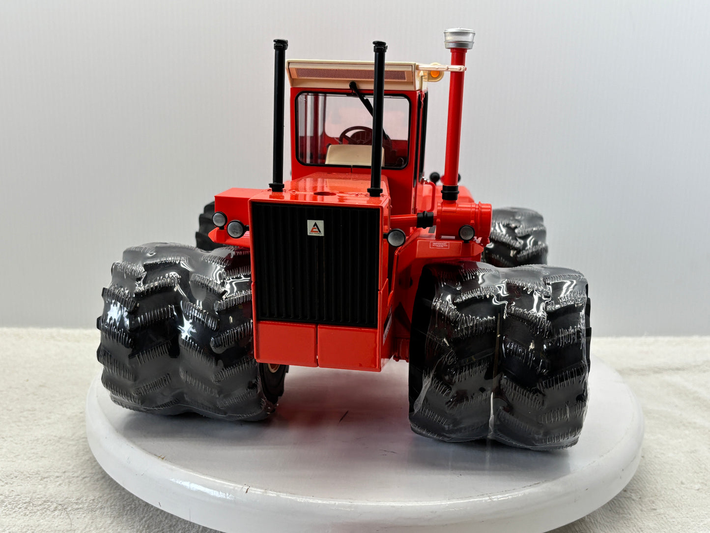 1/16 Allis-Chalmers 440 Prestige