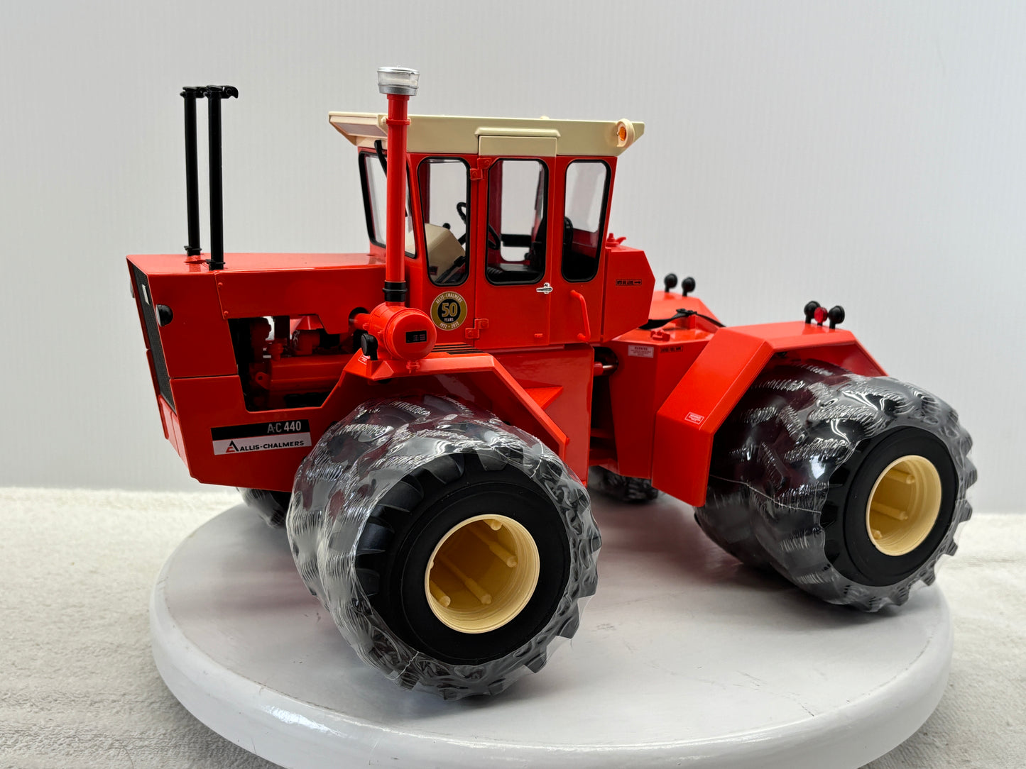1/16 Allis-Chalmers 440 Prestige
