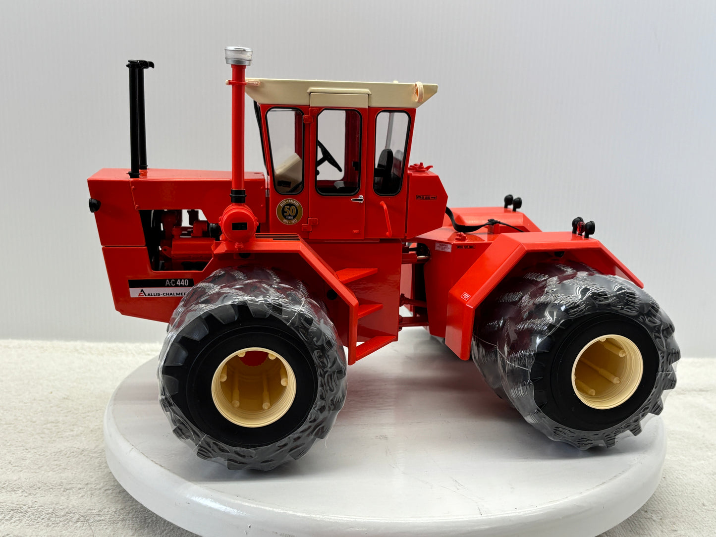 1/16 Allis-Chalmers 440 Prestige