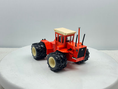 1/32 Allis-Chalmers 440 Toy Farmer Duals