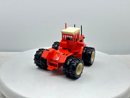1/32 Allis-Chalmers 440 Toy Farmer Duals