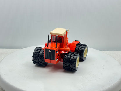 1/32 Allis-Chalmers 440 Toy Farmer Duals