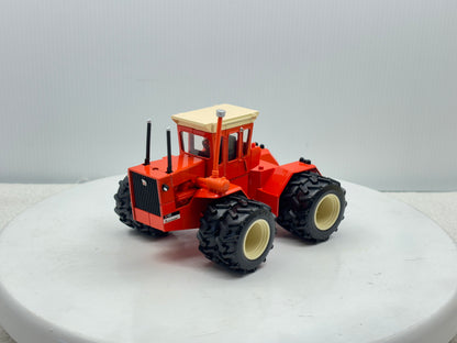 1/32 Allis-Chalmers 440 Toy Farmer Duals