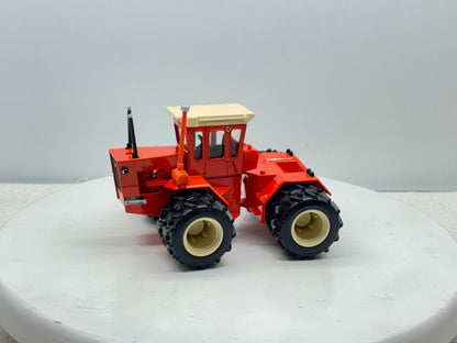 1/32 Allis-Chalmers 440 Toy Farmer Duals
