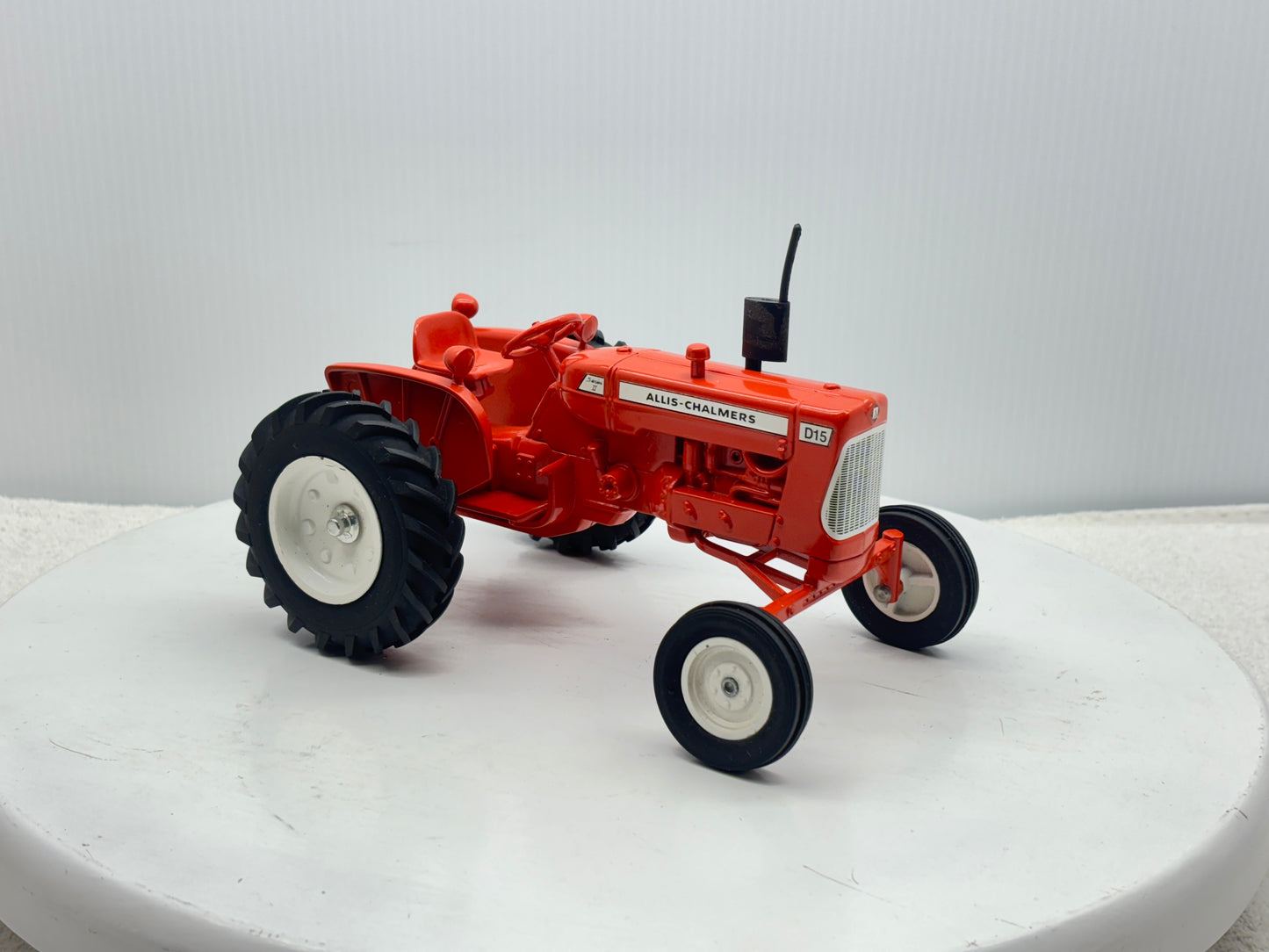 1/16 Allis-Chalmers D-15 Collector Edition