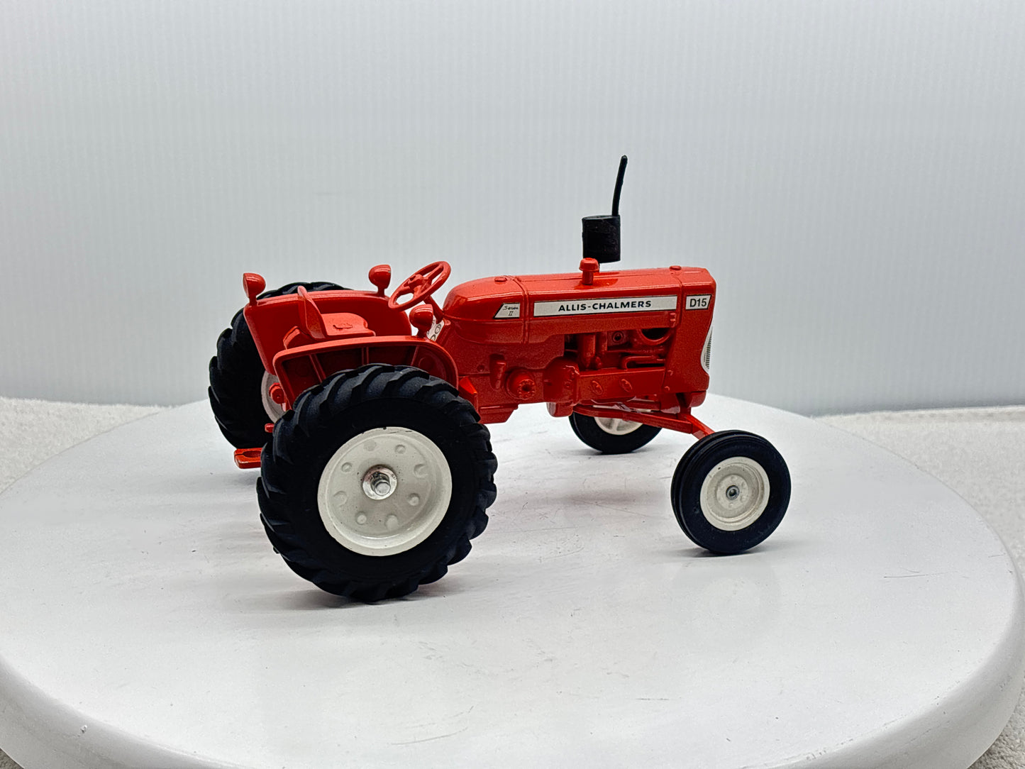 1/16 Allis-Chalmers D-15 Collector Edition