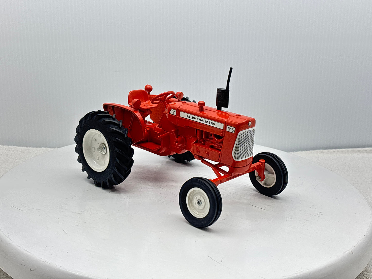 1/16 Allis-Chalmers D-15 Collector Edition