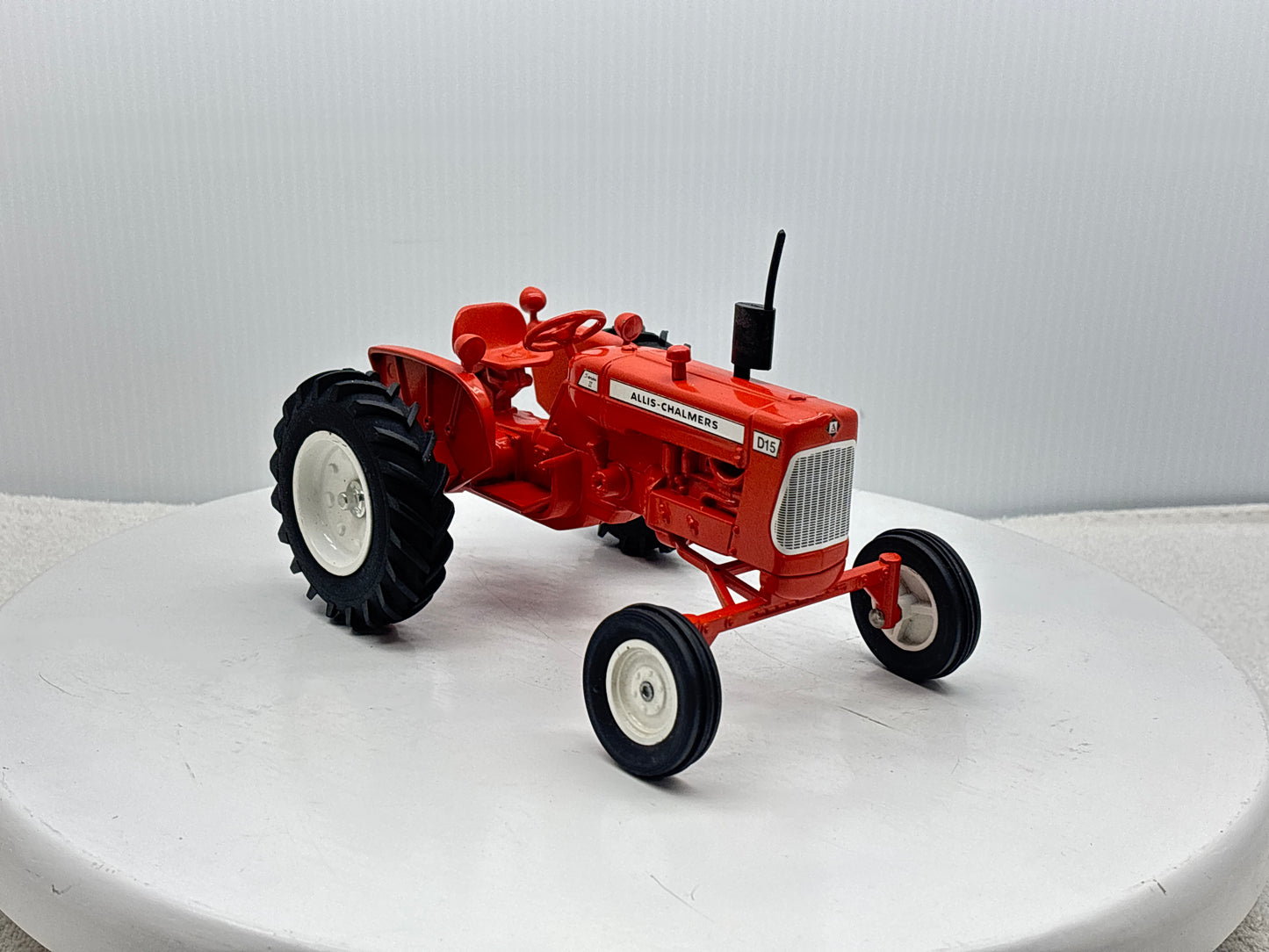 1/16 Allis-Chalmers D-15 Collector Edition