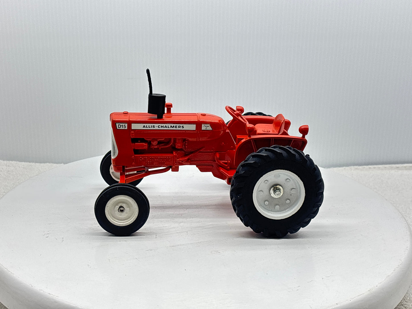 1/16 Allis-Chalmers D-15 Collector Edition